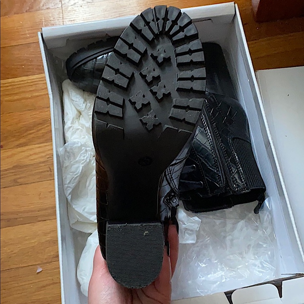 Faux croc booties - Picture 4 of 4